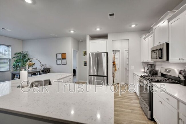 Building Photo - 430 Water Orchid Wy