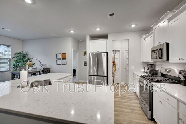 Foto del edificio - 430 Water Orchid Wy