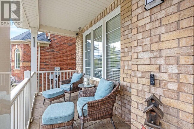 Photo du bâtiment - 319 Silver Ct