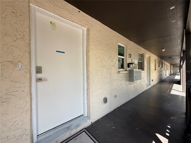 Foto del edificio - 4533 Marine Pkwy