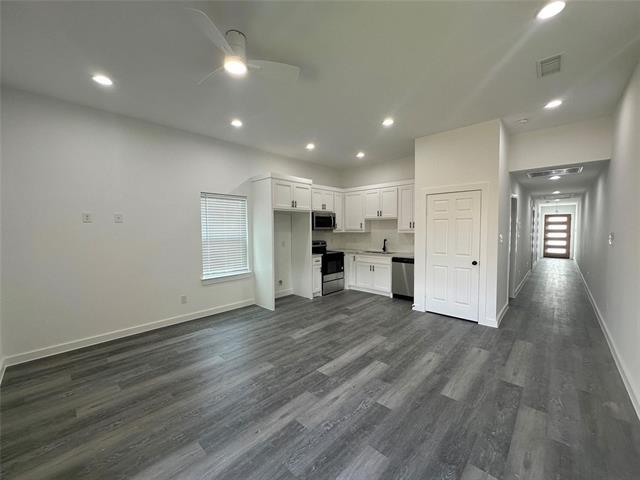 Building Photo - 3305 Mineola St