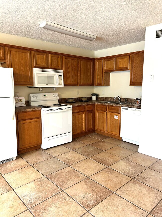 Building Photo - 53 Robys Dr