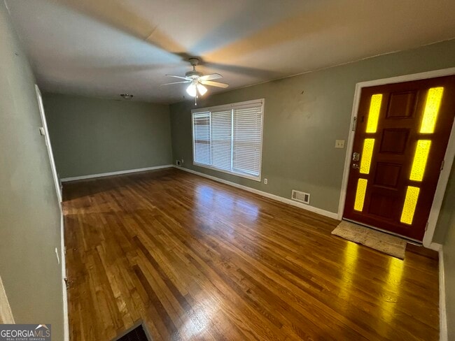 Building Photo - 1211 Robinwood Rd