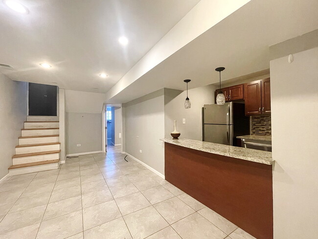 Foto del edificio - 3021 W Diversey Ave