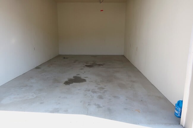 Building Photo - 2710 Mill Pond Rd