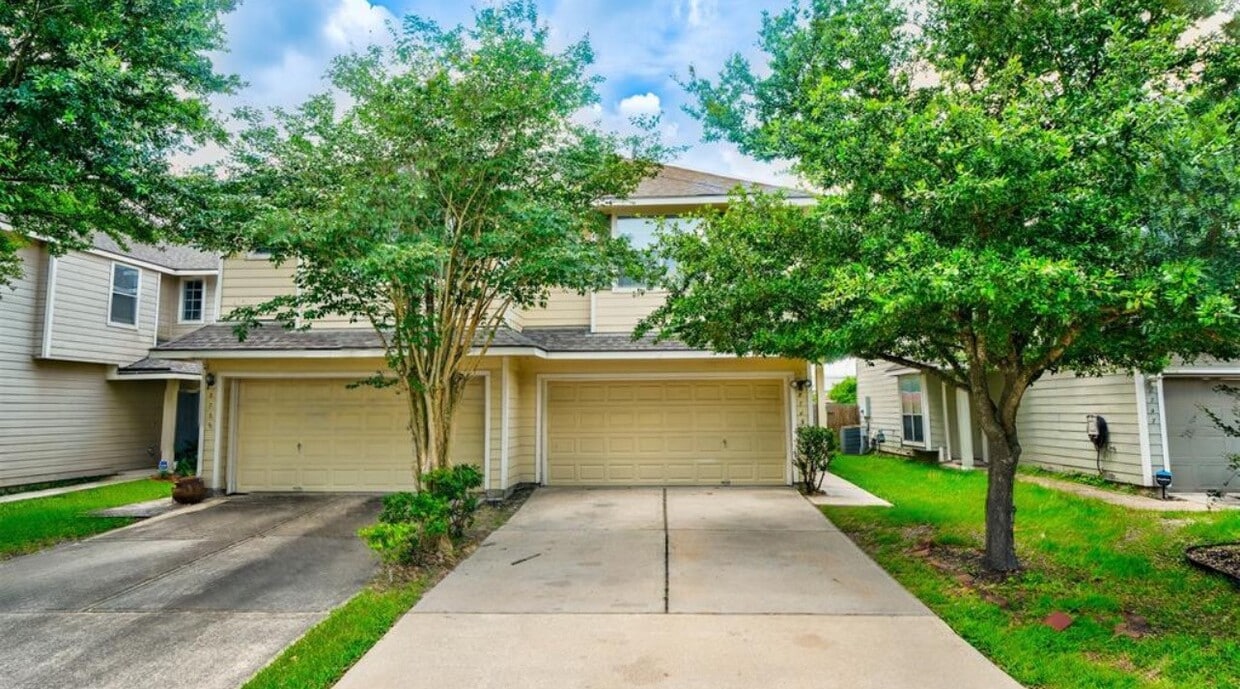 Foto principal - 8743 Thistlemoor Ln