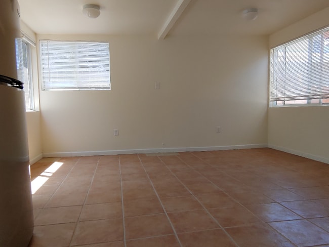 Foto del edificio - 5345 Northridge Ave