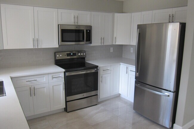 Building Photo - 4809 Alder Dr