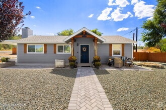 Building Photo - 807 Pulliam Dr