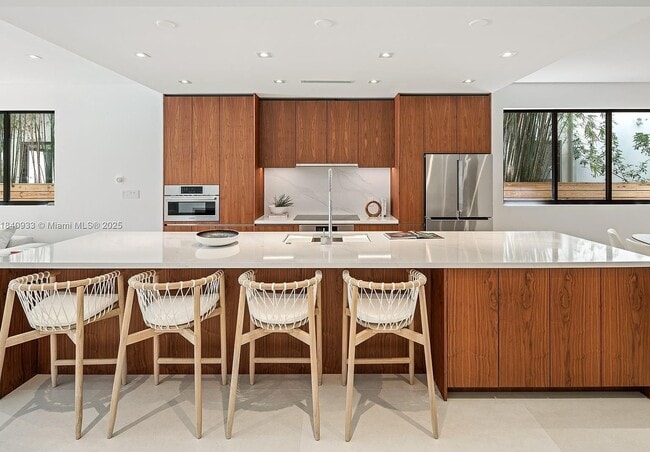 Foto del edificio - 2984 Coconut Ave