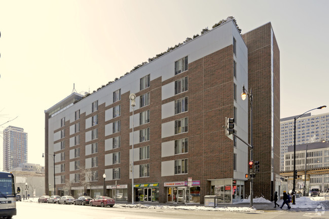 Building Photo - 600 S Wabash Studios