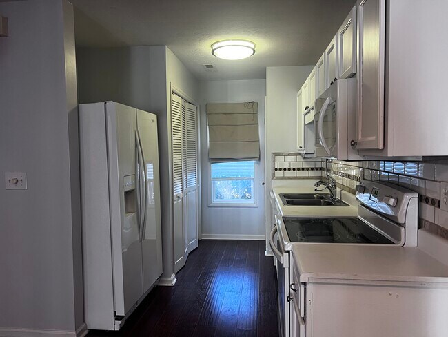 Foto del edificio - 1511 Willoughby Pk Ct