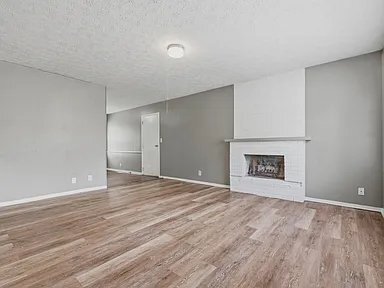 Foto del edificio - 8315 Roy Rd