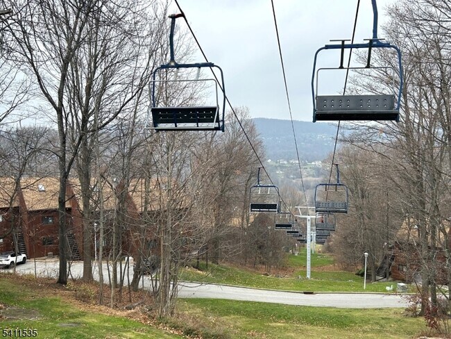 Foto del edificio - 2 Winter Park Dr