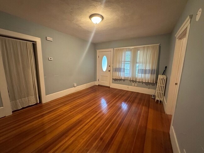 Foto del edificio - 24 Hillside Ave