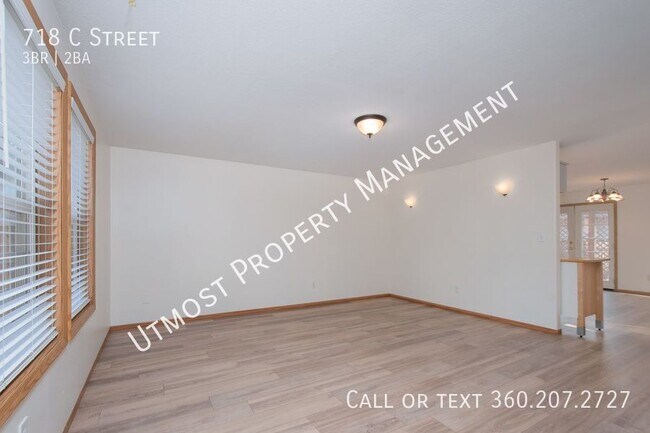 Foto del edificio - 718 C St