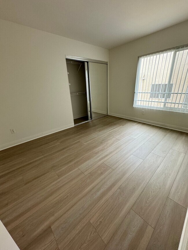 Foto del edificio - 10911 Rochester Ave