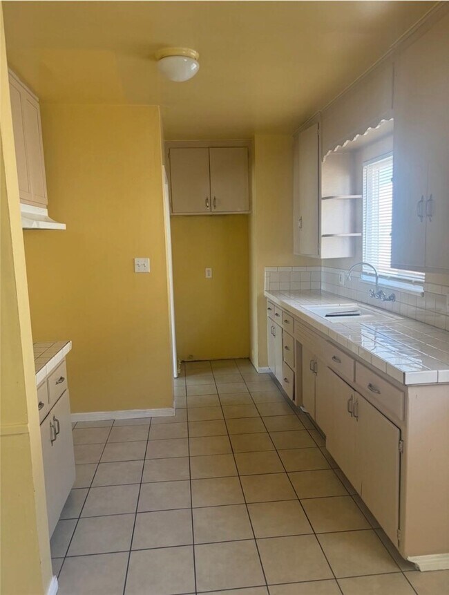 Foto del edificio - 605 W D St