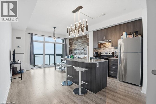 Building Photo - 35 Southshore Cres