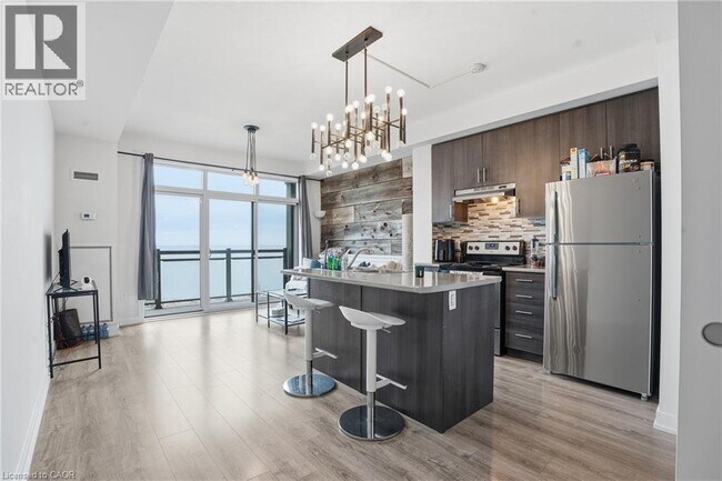 Photo du bâtiment - 35 Southshore Cres