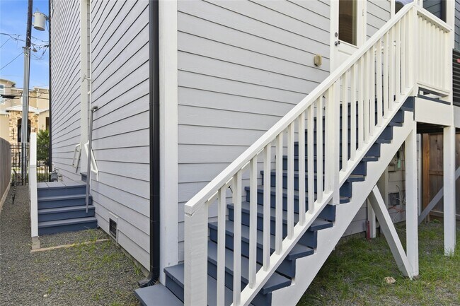 Foto del edificio - 1236 W 21st St