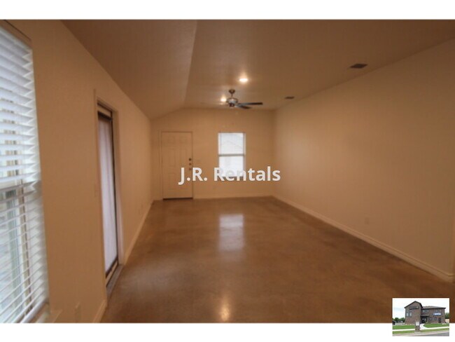 Foto del edificio - 106 Lost Trl