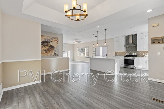 Building Photo - 6545 E Exposition Ave