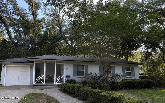 Building Photo - 2844 Cherokee Cir S