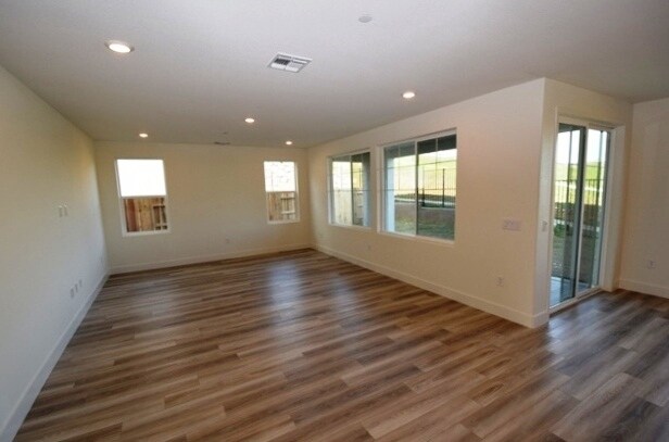 Building Photo - 4548 Triple Crk Ct