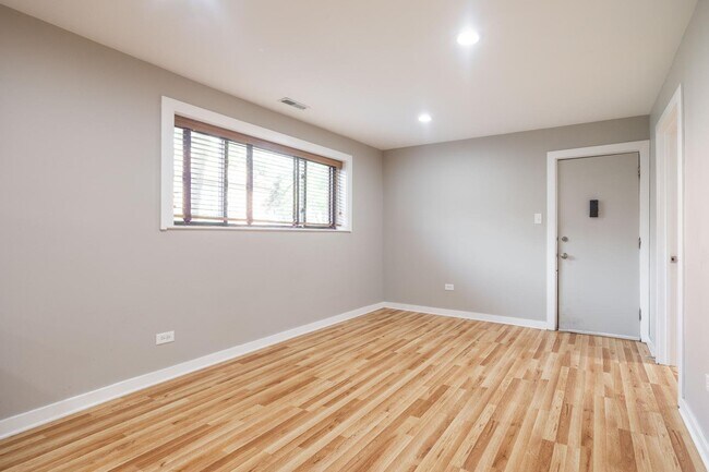 Foto del edificio - 1037 W Polk St