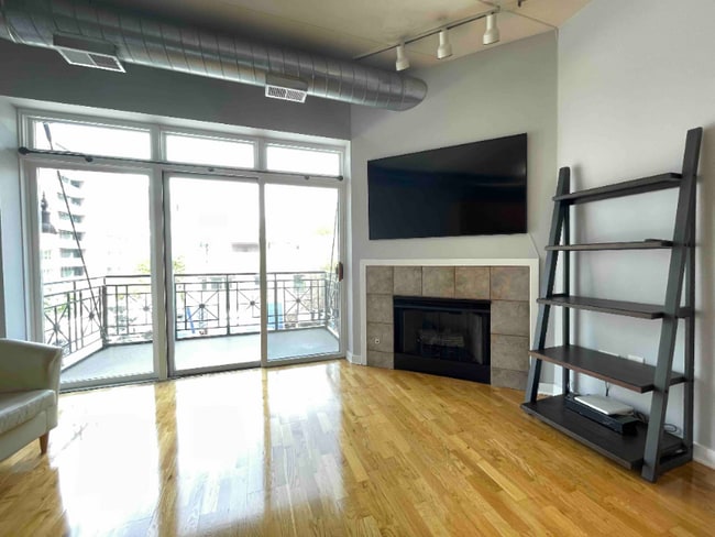 Photo - 1155 W Madison St Apartment