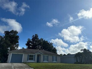 Building Photo - 3942 Oconto Ave