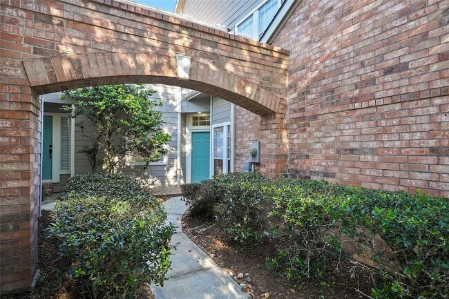 Foto del edificio - 2351 Summit Way Ct