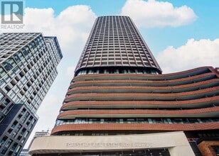 Building Photo - 180 Front St E