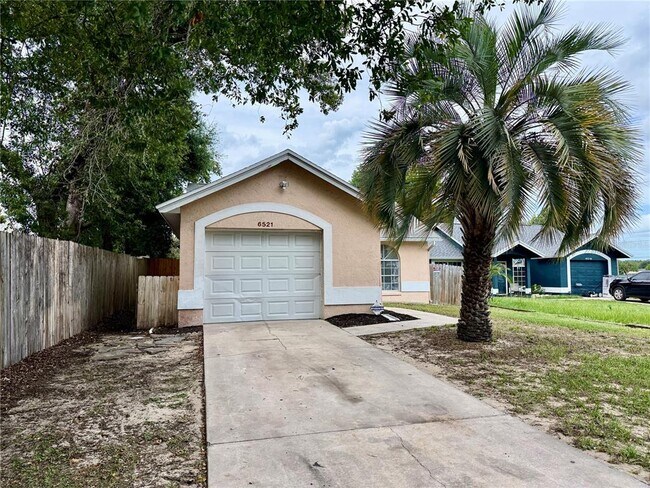 Foto del edificio - 6521 Garden Spring Ct
