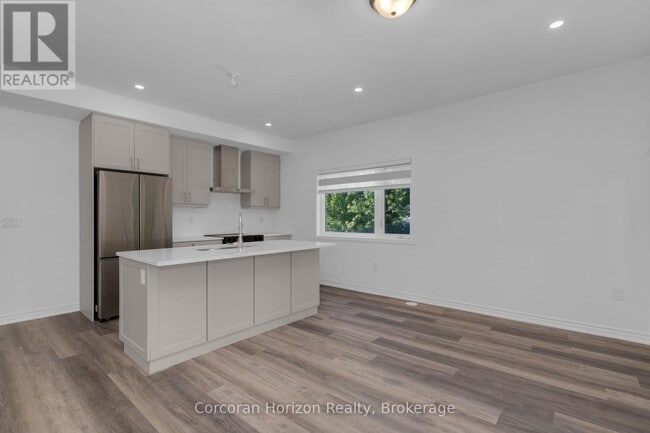 Building Photo - 51 Wyn Wood Ln