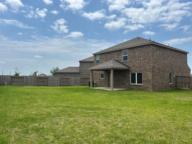 Building Photo - 1126 Whispering Winds Dr