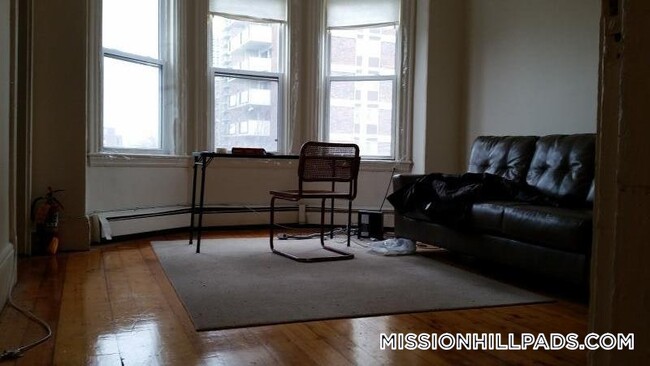 Foto del edificio - 1574 Tremont St