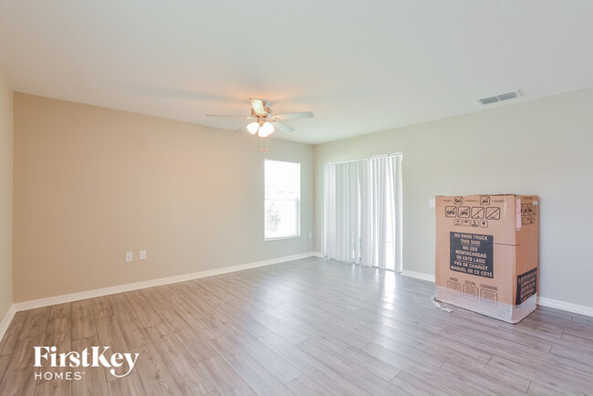 Building Photo - 437 Kensington View Dr