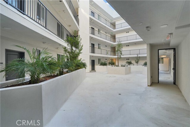 Foto del edificio - 8750 Sepulveda Blvd