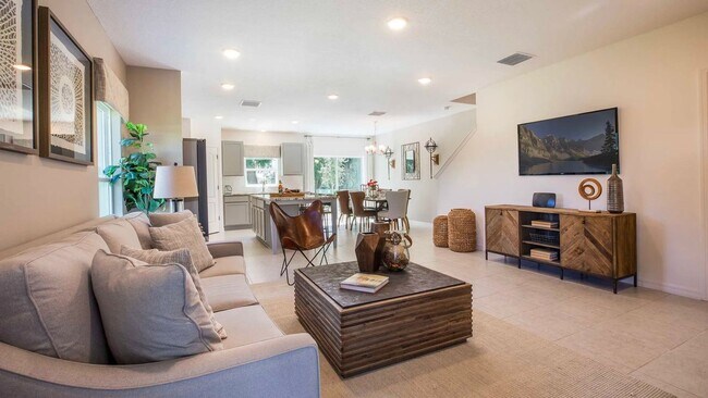 Building Photo - Charming 3BR townhome in Lakeland