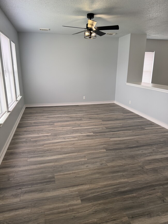 Forma living area - 9647 Orchid Mdws