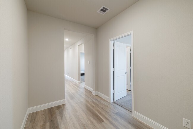 Foto del edificio - 5511 Coral Land Dr