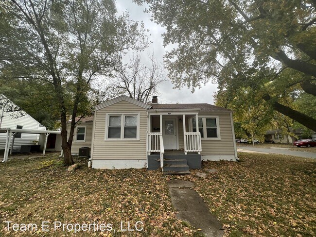 Foto del edificio - 3 br, 2 bath House - 454 W. Lombard