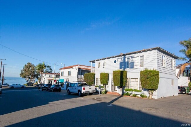 Building Photo - Laguna Beach Apts.