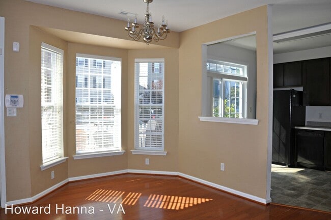 Building Photo - 3 br, 2.5 bath House - 2101 Gentry Street