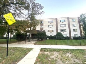 Building Photo - 1415 W Pratt Blvd