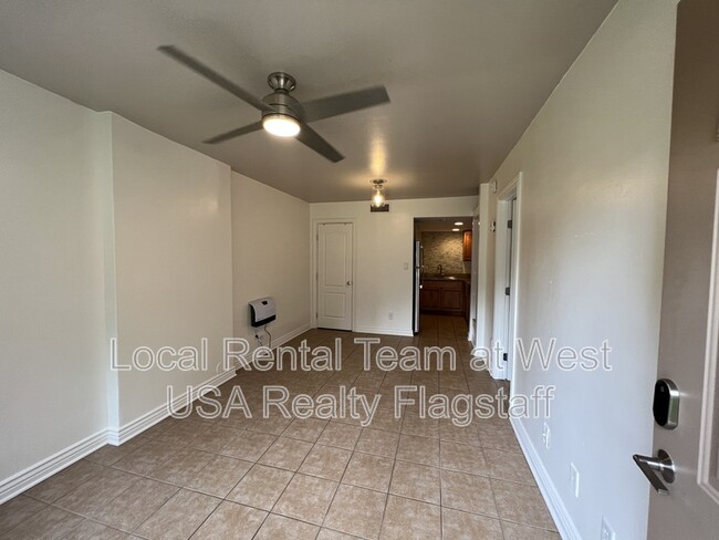 Building Photo - 3200 S Litzler Dr