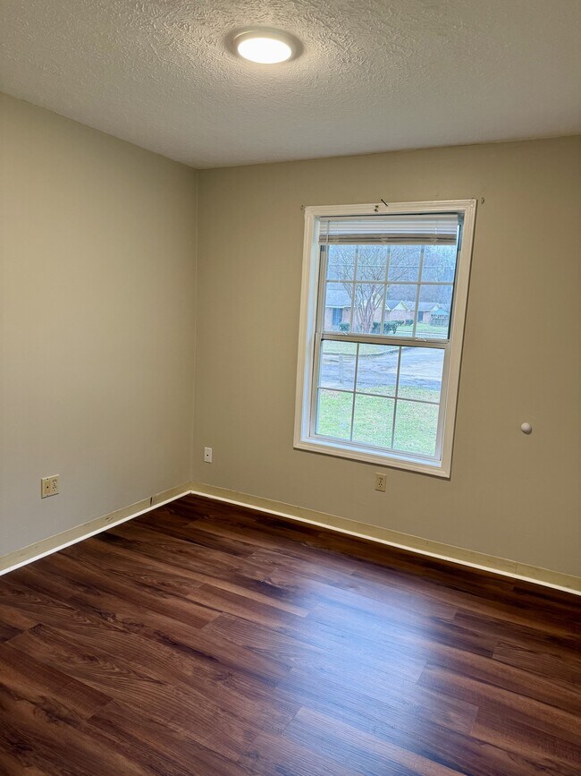 Foto del edificio - 116 Cottonwood Dr