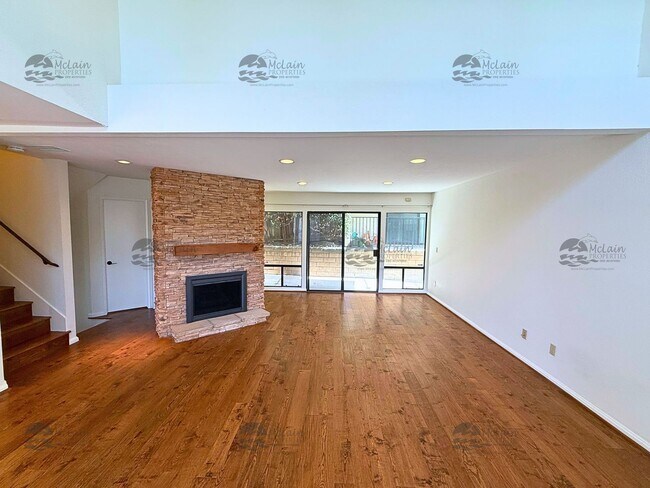 Building Photo - 2B/2B Townhouse in La Costa